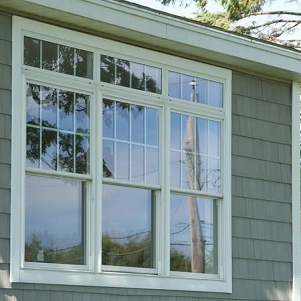 Mezzo energy-efficient vinyl double-hung windows